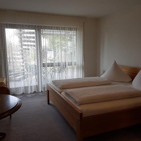 Bed and Breakfast Gastehaus Ursula Fehrenbach Нойенбург-ам-Райн Экстерьер фото